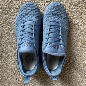 APL: Techloom Phantom Sneakers BARELY WORN!